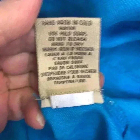 Ecru 100% light linen weave, sleeveless, button up top - Picture 6 of 6